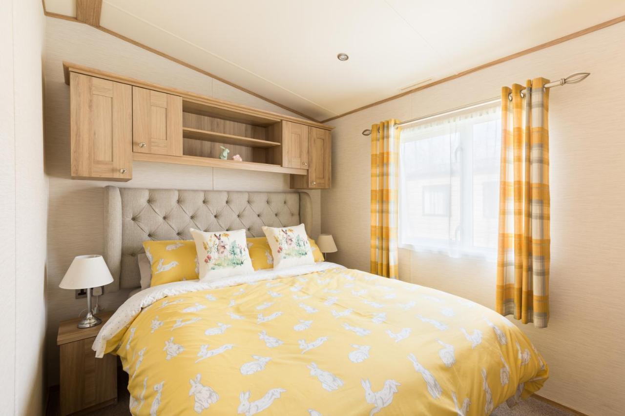 Cottontail Lodge - Hot Tub - Pet Friendly South Cerney Kültér fotó