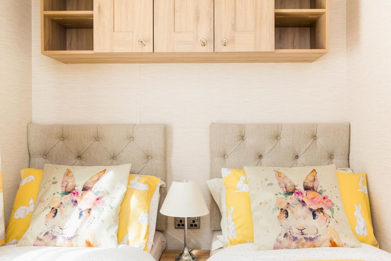 Cottontail Lodge - Hot Tub - Pet Friendly South Cerney Kültér fotó