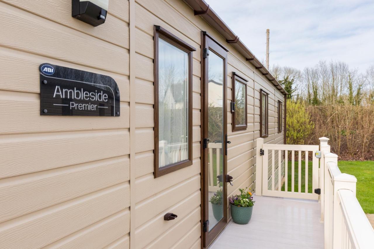 Cottontail Lodge - Hot Tub - Pet Friendly South Cerney Kültér fotó