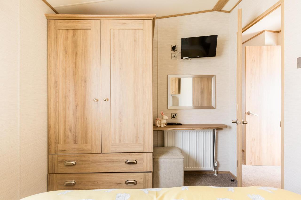 Cottontail Lodge - Hot Tub - Pet Friendly South Cerney Kültér fotó
