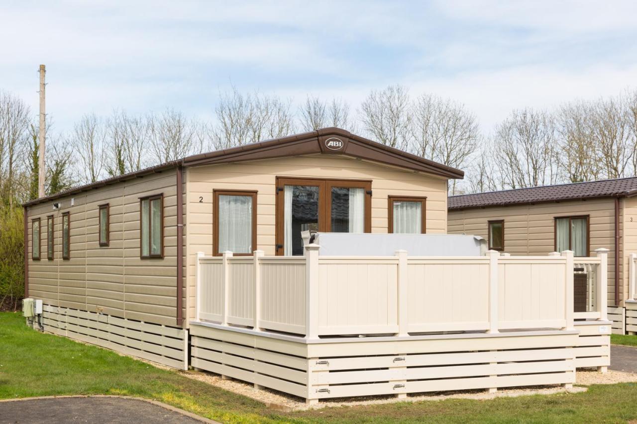 Cottontail Lodge - Hot Tub - Pet Friendly South Cerney Kültér fotó