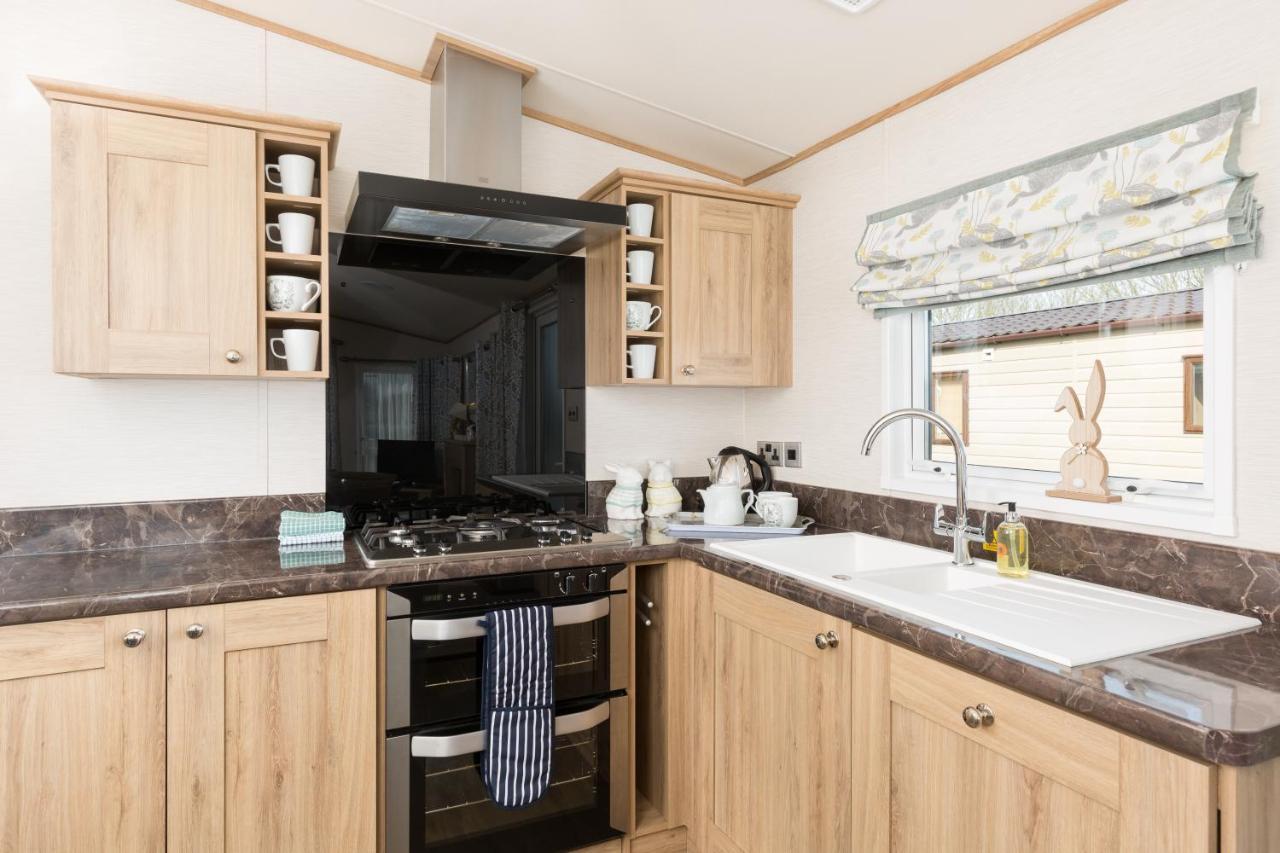 Cottontail Lodge - Hot Tub - Pet Friendly South Cerney Kültér fotó